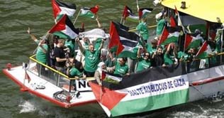 Palestinian activists aim to break Israeli blockade of Gaza